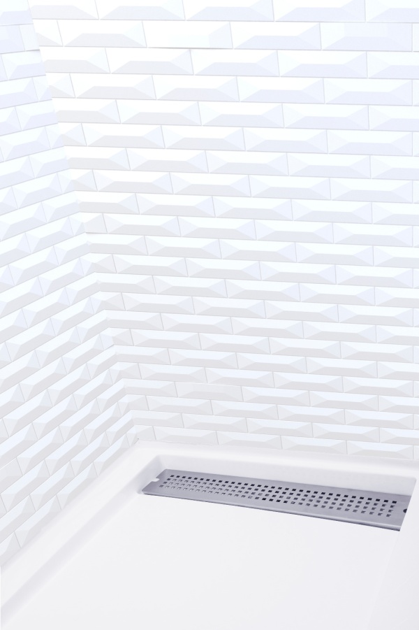 Santorini Tub & Shower Surround - Image 3
